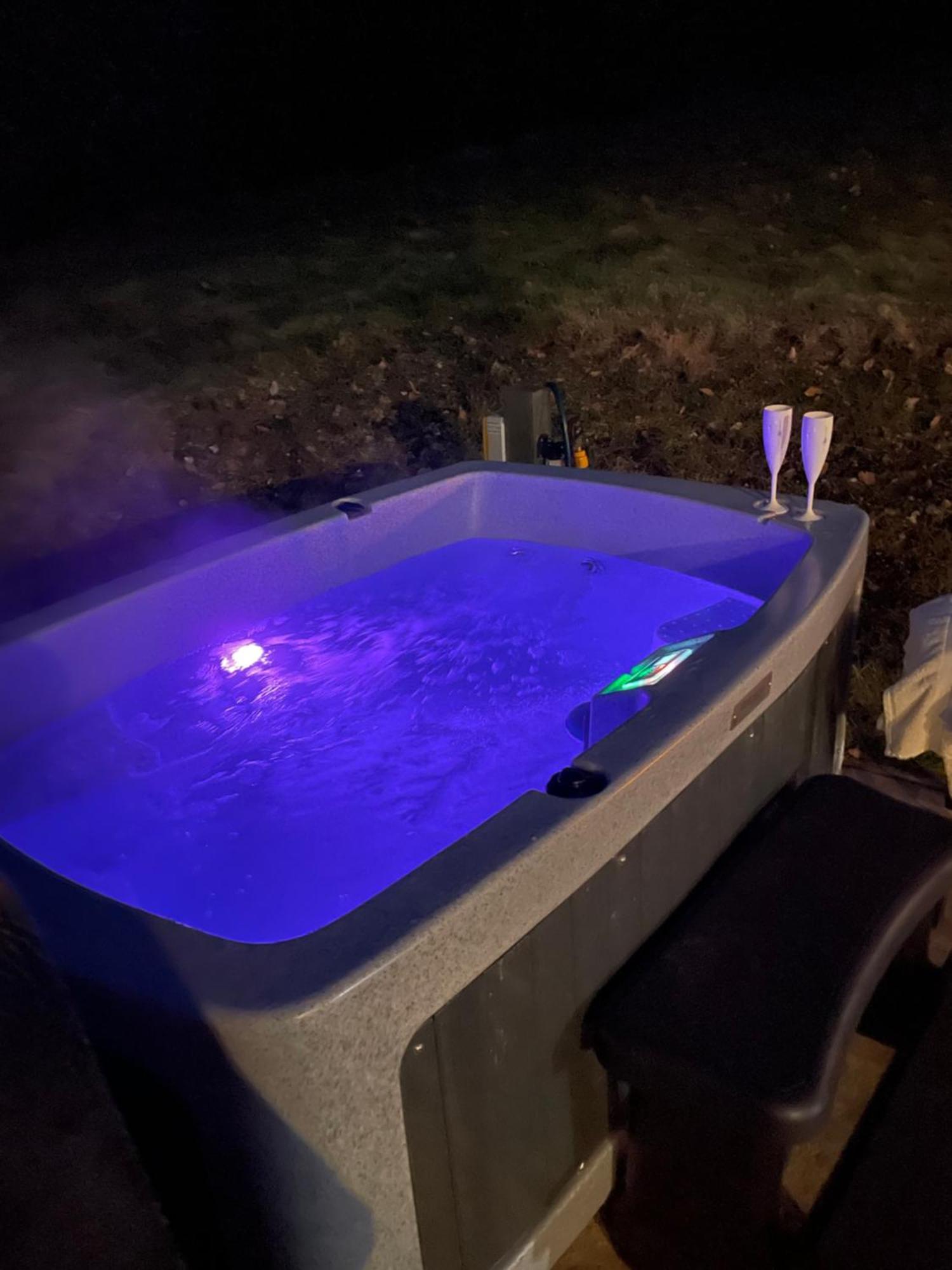 The Retreat, Own Hot Tub, Romantic Escape, Near Lyme Regis Eksteriør bilde