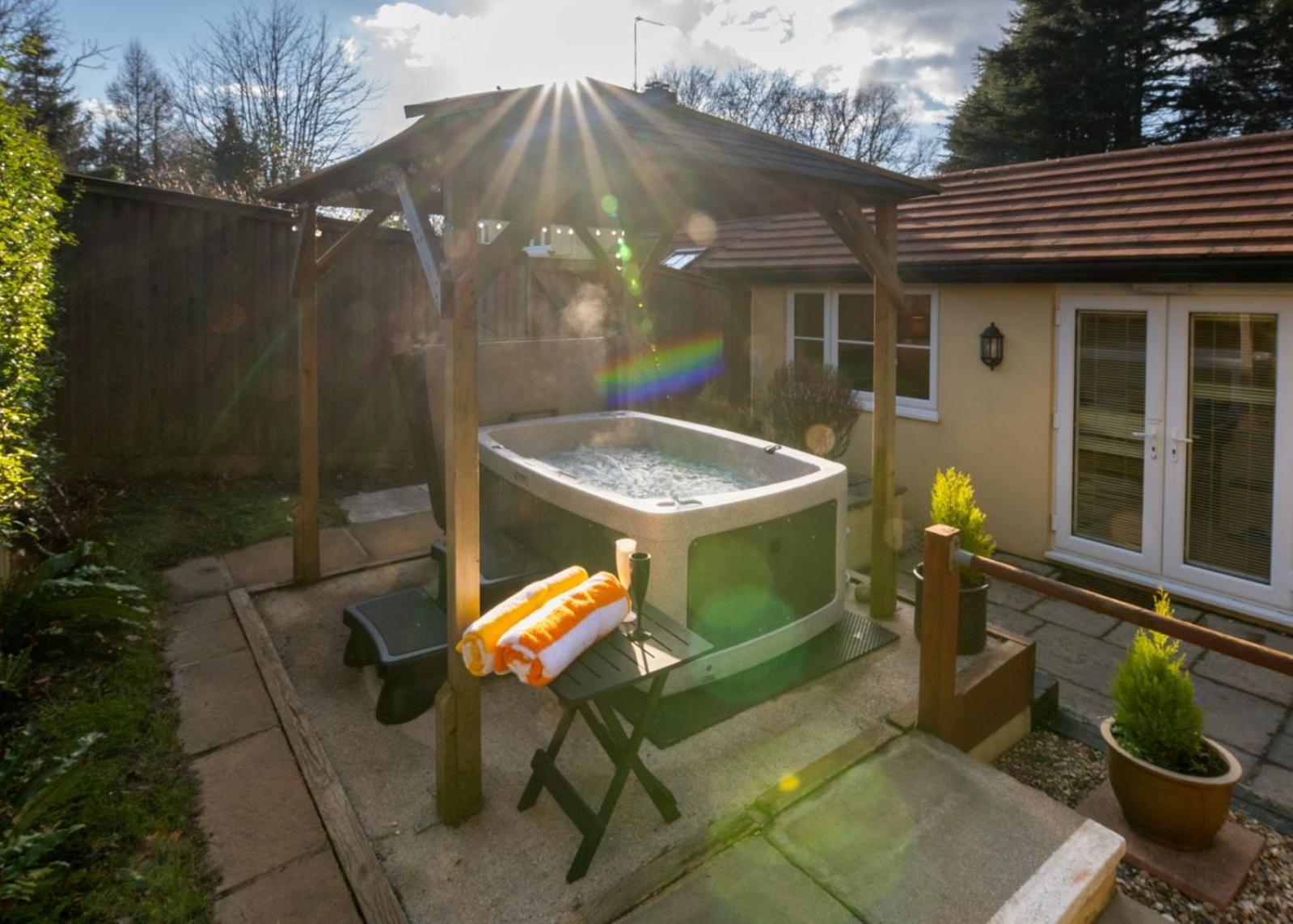 The Retreat, Own Hot Tub, Romantic Escape, Near Lyme Regis Eksteriør bilde