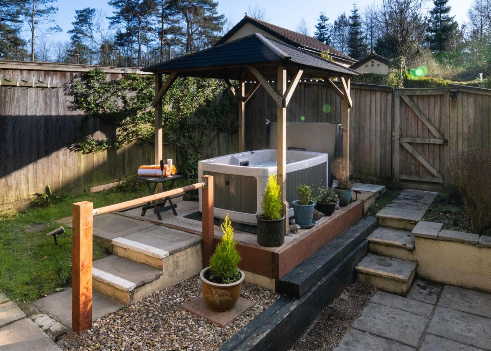 The Retreat, Own Hot Tub, Romantic Escape, Near Lyme Regis Eksteriør bilde